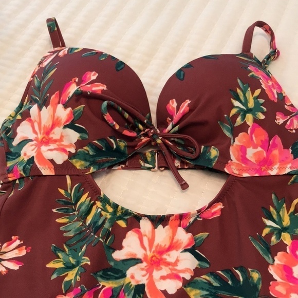 Shade & Shore One Piece Floral Swimsuit - Picture 2 of 12